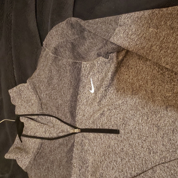 ๐โโ๏ธ2 for $40๐โโ๏ธ NIKE RUNNING LONG SLEEVE - Picture 2 of 4